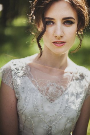 Как выбрать профессионального визажиста на свадьбу?