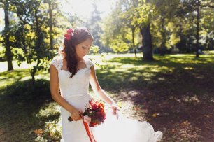 Кружевное облегающее платье