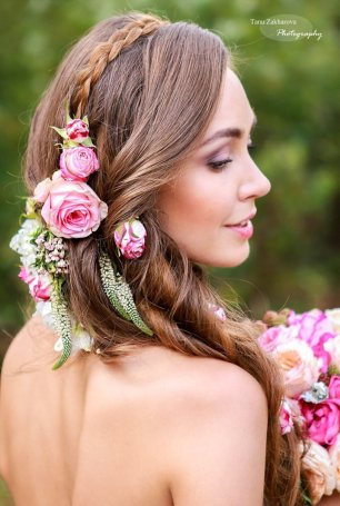 Цветы в волосах