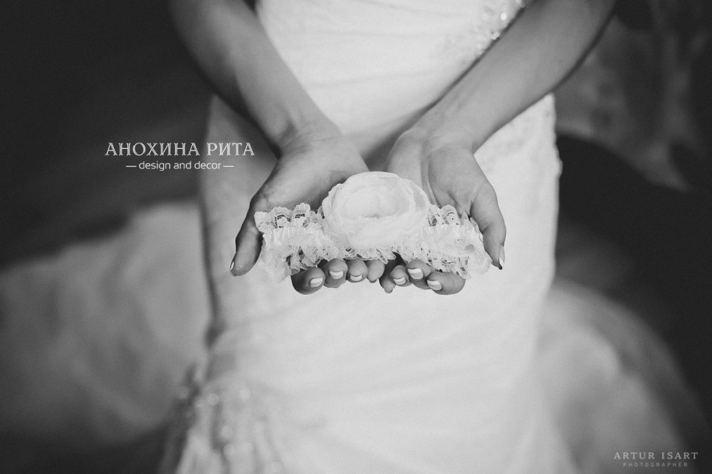 Подвязка для невесты, ручная работа.