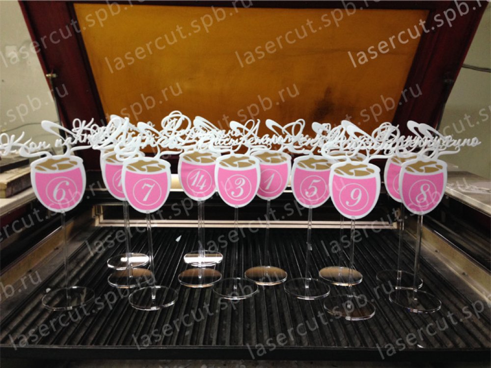 Таблички для нумерации столов из пластика