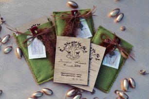 Деревянные приглашения на свадьбу