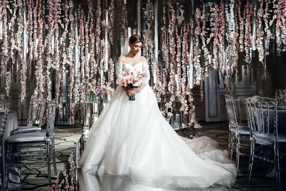 Водопад из орхидей