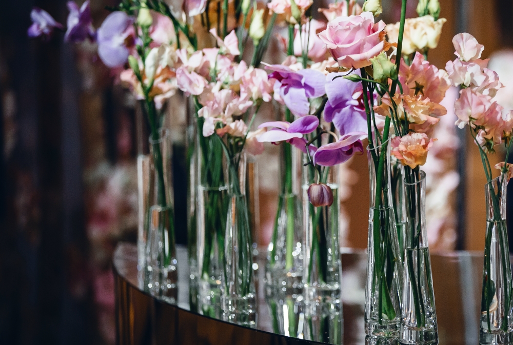 Водопад из орхидей