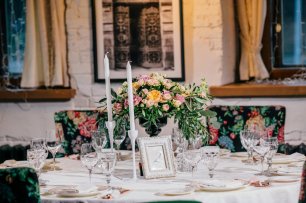 Цветочная композиция на столу