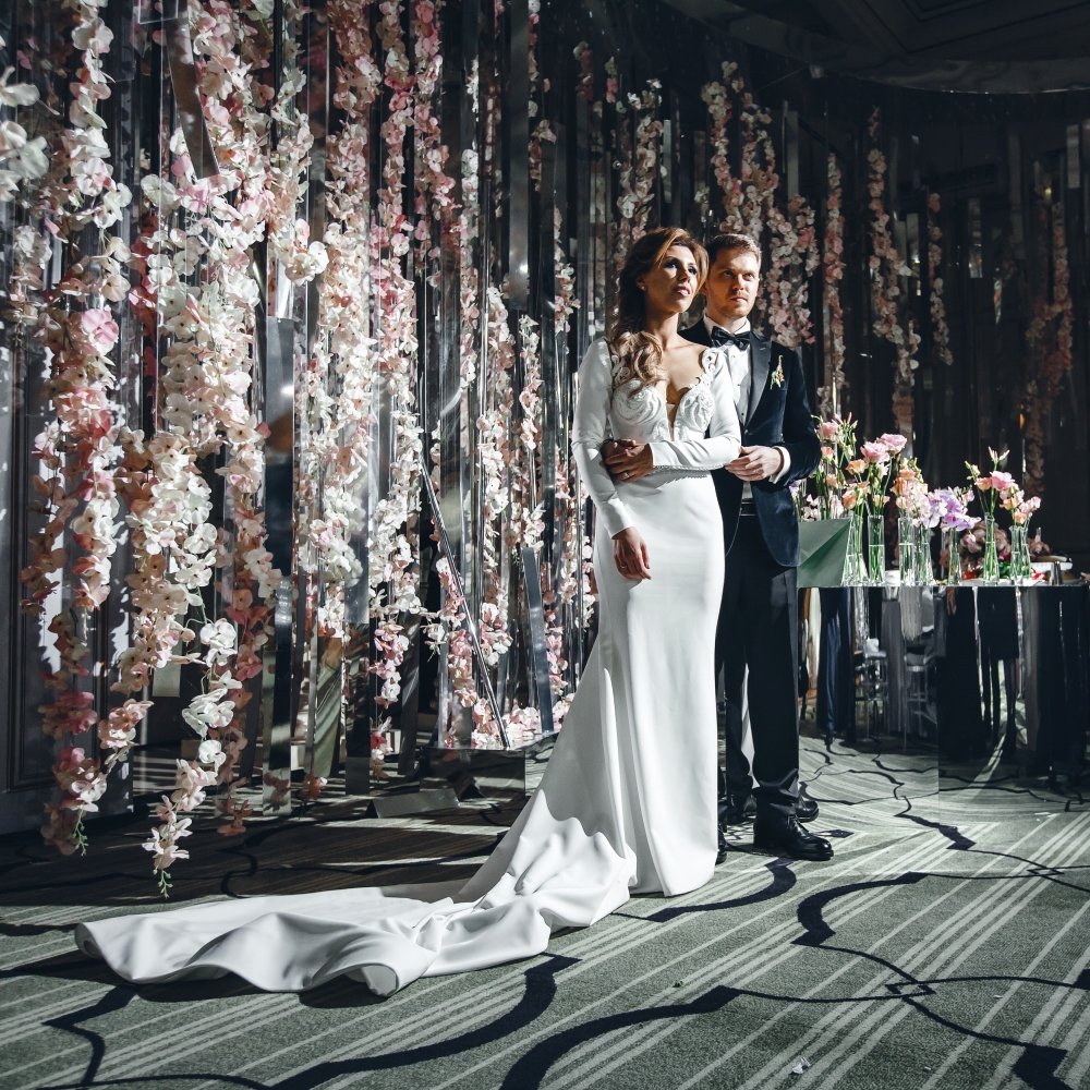 Водопад из орхидей