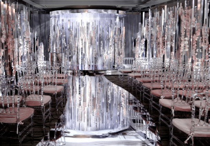 Водопад из орхидей