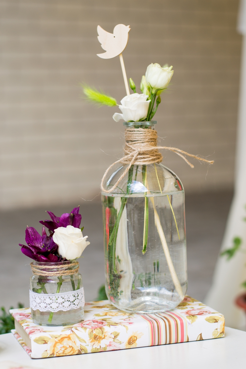 декор, цветы в банке, стеклянная ваза, вазочка, цветы в интерьере,Свадебная полиграфия Москва