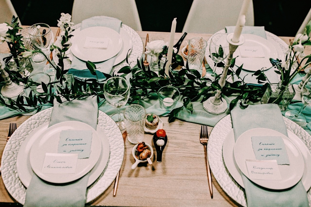 Свадебная каллиграфия для пары Алексей и Софья. 27.01.18
Рассадочные карточки+карточки-комплименты для гостей 
организатор: свадебное агентство Almostmarried