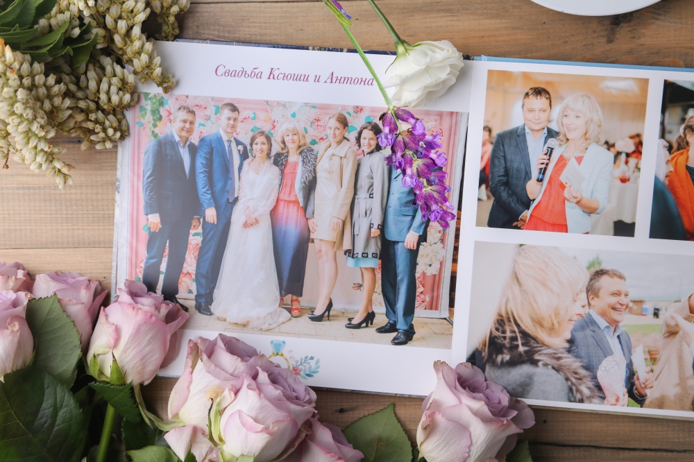 Приложение FotoForm это: 
- Более 80 коллажей (с текстом и без)
- Возможность добавлять текст в любое пространство страницы (большой выбор шрифтов и цвета)
- Большое количество тематических стикеров (кольца, надписи, цветы и тп)


