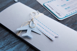 Продолжаем тематику путешествий. Получились нежные и лаконичные приглашения.