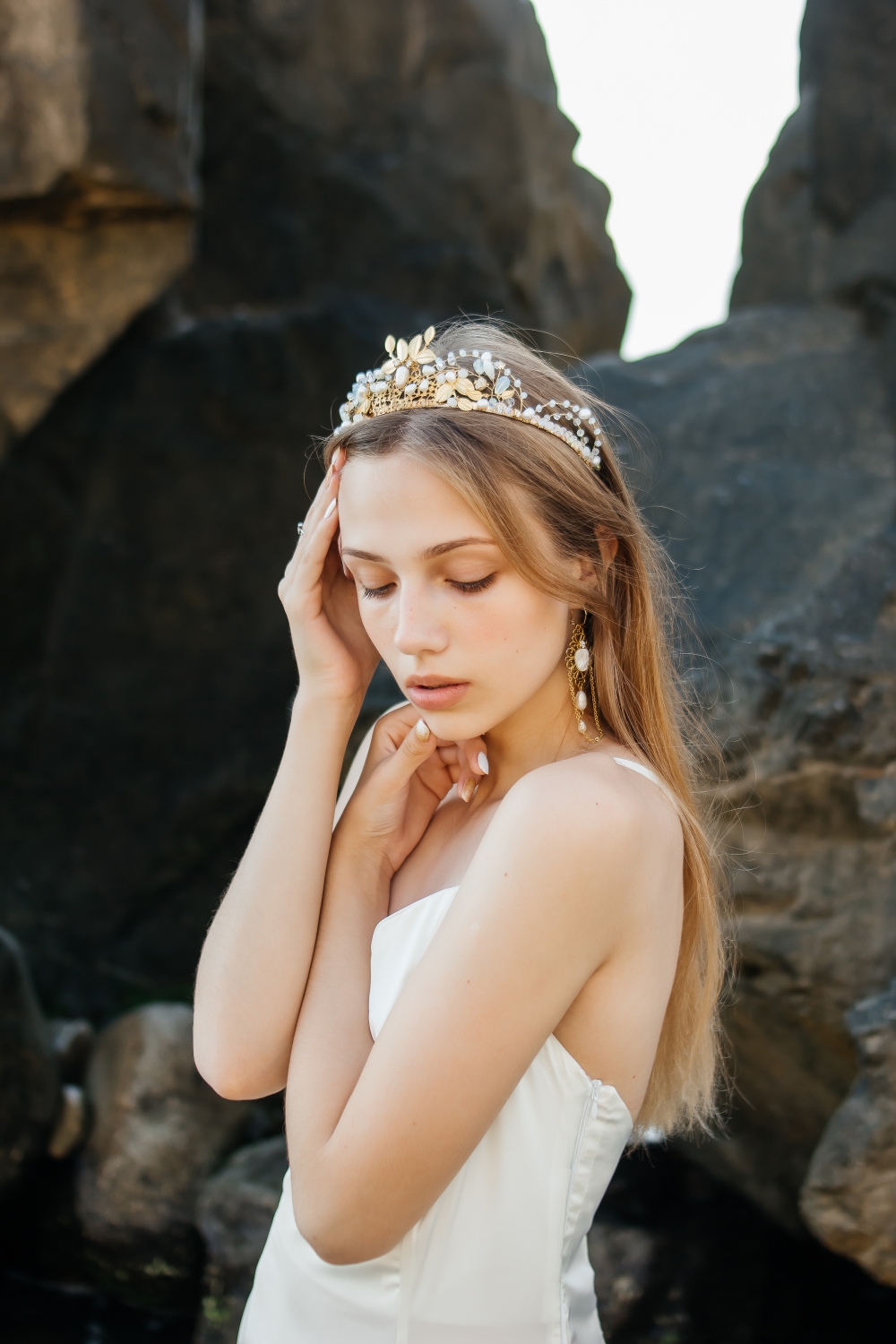 Комплект украшений корона и серьги "Mari" 