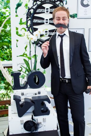 Фотозона в черном цвете