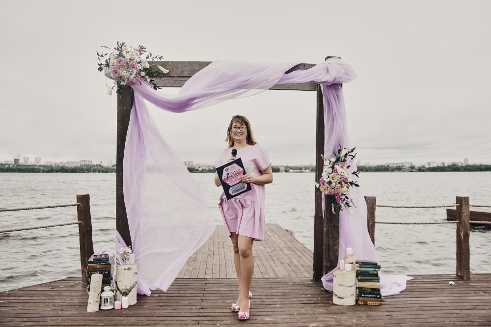 Ведущая выездной регистрации Ирина Чепчугова