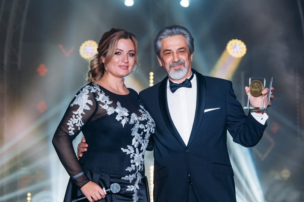 Победитель премии Wedding Awards Ural 2018 в номинации «Лучший свадебный церемониймейстер».
Финалист Главной свадебной премии Wedding Awards 2018 в номинации «Лучший свадебный церемониймейстер».