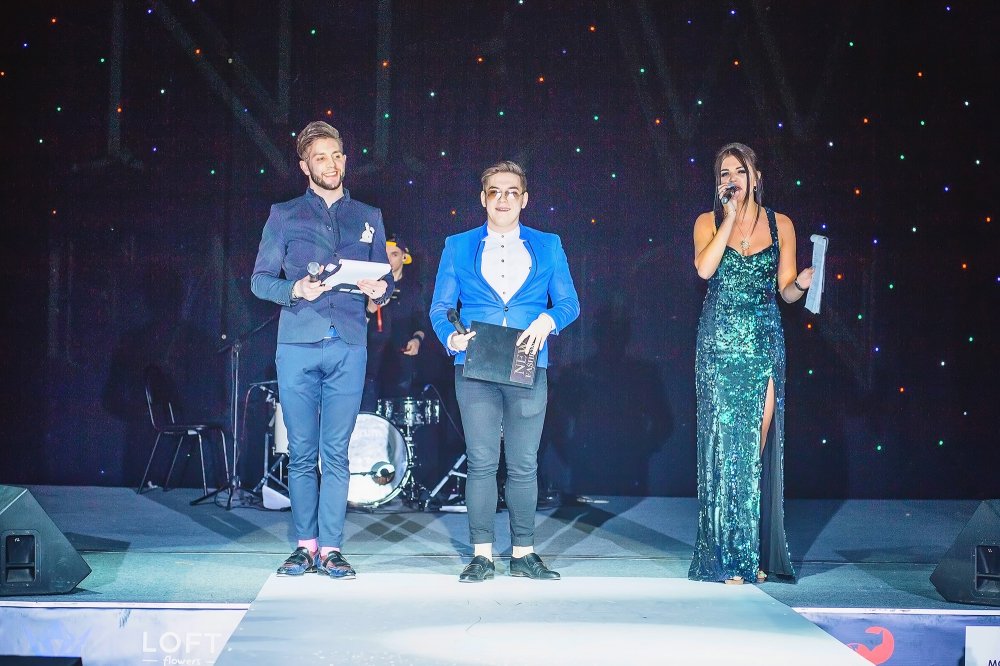 Ведущий Антон Белявский