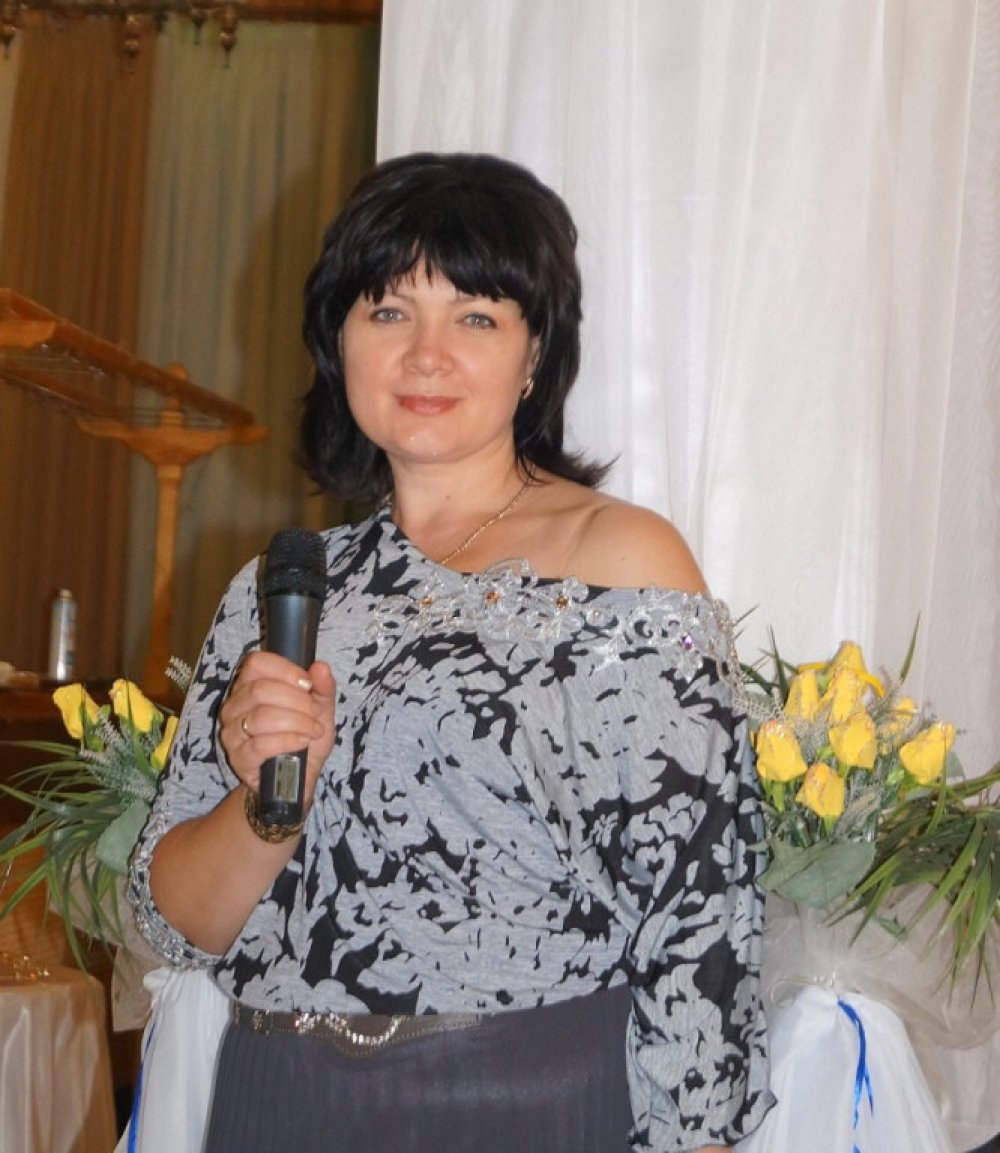 Ведущая Наталия Королева