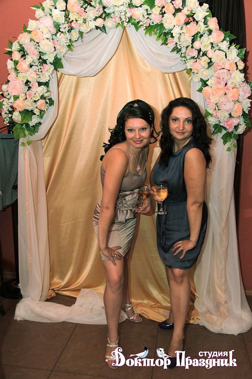 Ведущая праздника Елена Степанская, творческое объединение Доктор Праздник