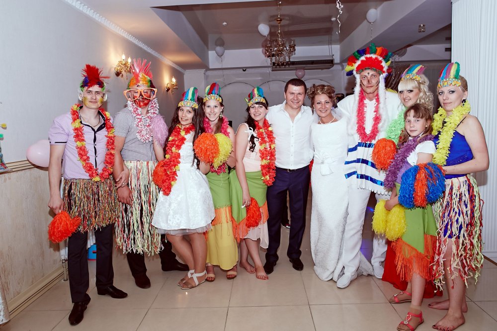 Ведущая праздника Елена Степанская, творческое объединение Доктор Праздник