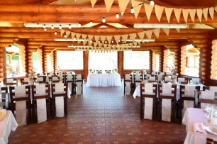 Оформление Пивного дворика в ГРК "Русская охота"