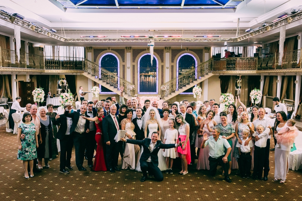 Ведущий Игорь Смирнов