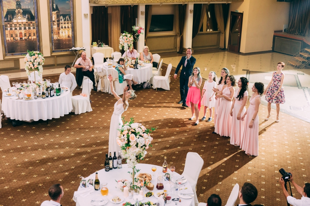 Ведущий Игорь Смирнов