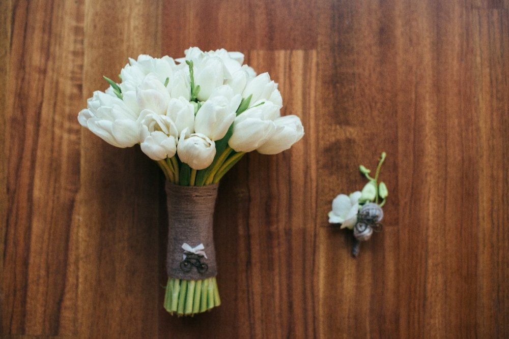 Нежные тюльпаны на зимней свадьбе...это очень мило!!