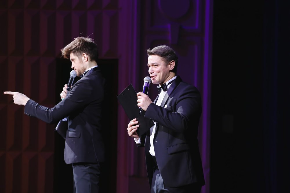 Поздравили корпоративно дам вместе с Вэлом Никольским )
2015