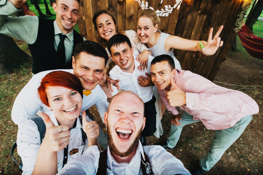 Так люблю такие командные фото! Вот с таким же весельем "отыграли" эту свадьбу!
#kakorinywed
Фотографы: Женя Гартон и Кира Невская
Видеограф: Павел Асеев
Организатор: Таня Елисеева
Август 2016