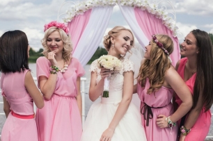 Невеста с подружками