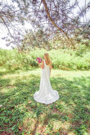 Нежное платье со шлейфом