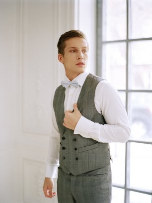 Жилетка в образе жениха