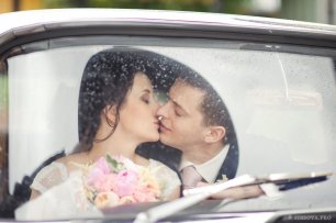 Фото в ретроавтомобиле