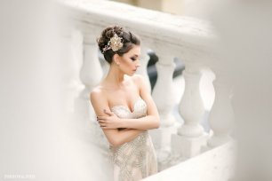 Портрет в колоннах