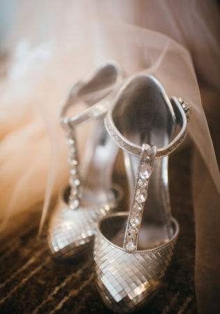 блестящие свадебные туфли, фотограф ЗИМАРИН ВИТАЛИЙ