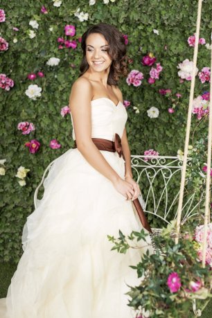 Платье невесты с пышной юбкой