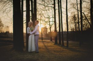 Закатная фотосессия в лесу