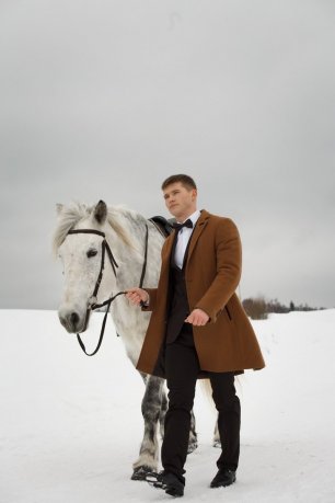 Жених с лошадью