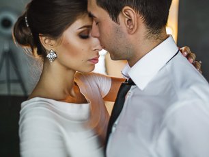 Элегантные молодожены