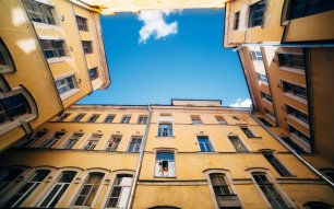 Дома в СПб. Двор-колодец