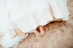 Ножки в песке