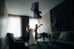 Сборы невесты, летящий халат