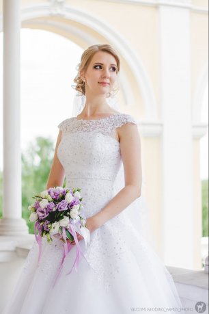 Классический свадебный наряд невесты