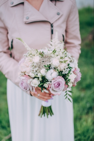 Стильный и нежный букет невесты