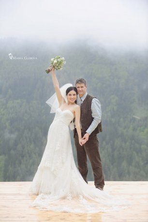 Свадьба в чудесном месте с живописным пейзажем