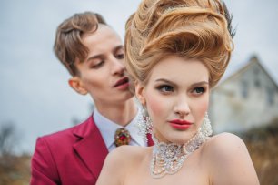 Аксессуары невесты: серьги и колье