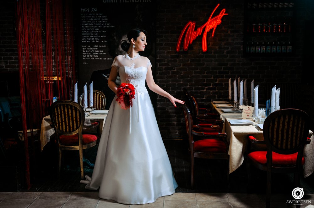 Съемки для магазина мужской одежды LION
vk.com/lionvlg
Фотограф: Нестерова Елена
vk.com/aworetsen34
Ресторан: News Pub 
www.newspub.ru
Макияж и причёска: Жанна Борисова
vk.com/jannavisagist
Платье и украшения невесты: СВАДЬБА.RU
vk.com/club44911164