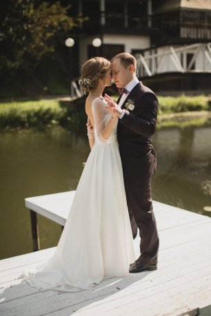 Длинное платье со шлейфом