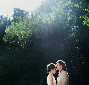 Милый поцелуй жениха