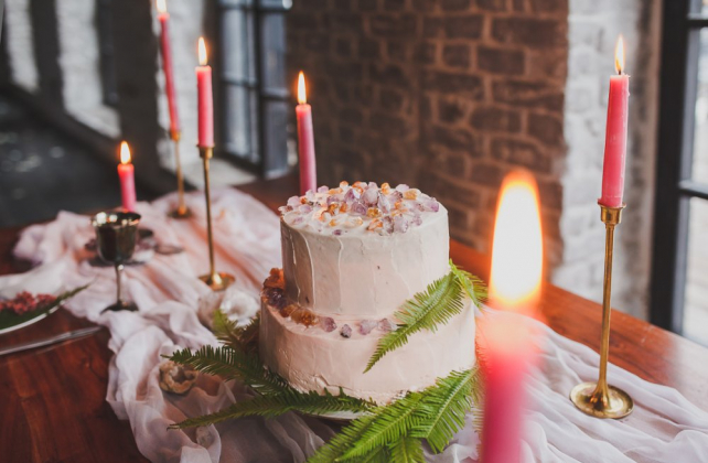 торт с кристаллами, фотограф НАДЯ СОЛНЦЕВА